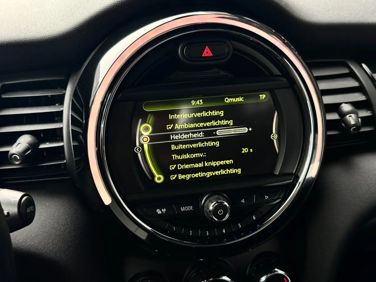 1.5 Cooper | John Cooper Works | Kings Cross | Sfeerverlichting | Dealer onderhouden | Navi | Bluetooth | Clima