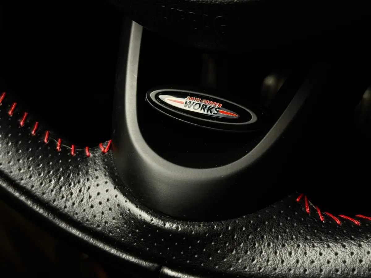 1.5 Cooper | John Cooper Works | Kings Cross | Sfeerverlichting | Dealer onderhouden | Navi | Bluetooth | Clima