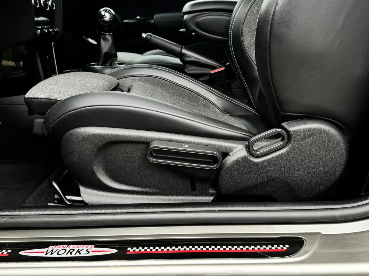 1.5 Cooper | John Cooper Works | Kings Cross | Sfeerverlichting | Dealer onderhouden | Navi | Bluetooth | Clima