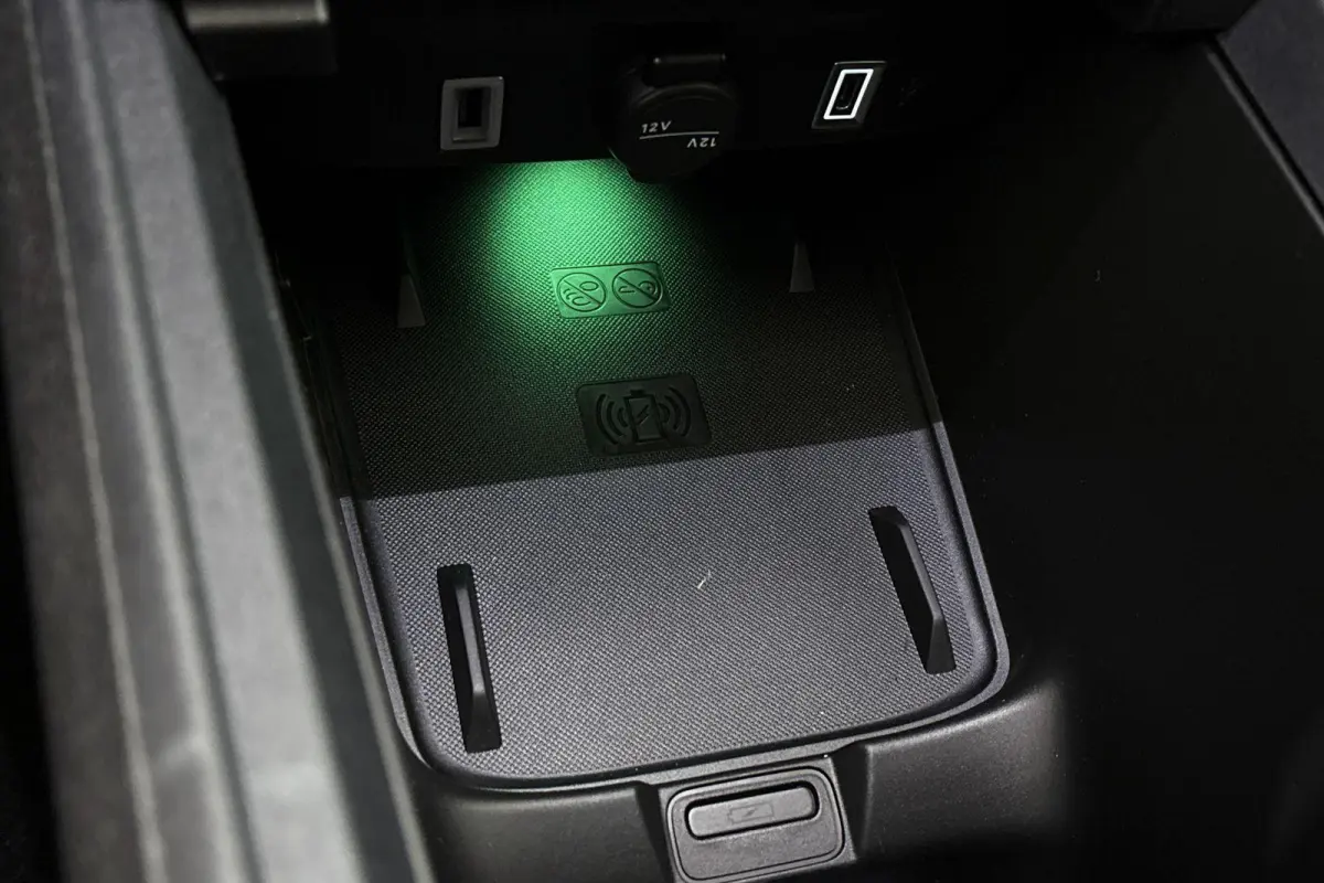 1.2 e-Hybrid 85th Anniversary Facelift Panoramadak Keyless Stoelverwarming Camera