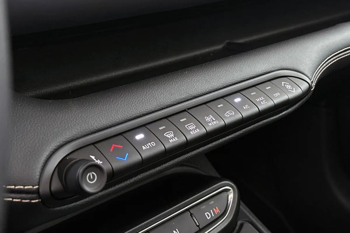 1.2 e-Hybrid 85th Anniversary Facelift Panoramadak Keyless Stoelverwarming Camera