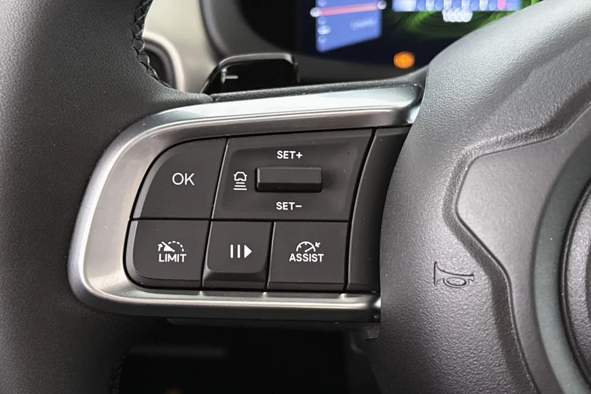 1.2 e-Hybrid 85th Anniversary Facelift Panoramadak Keyless Stoelverwarming Camera