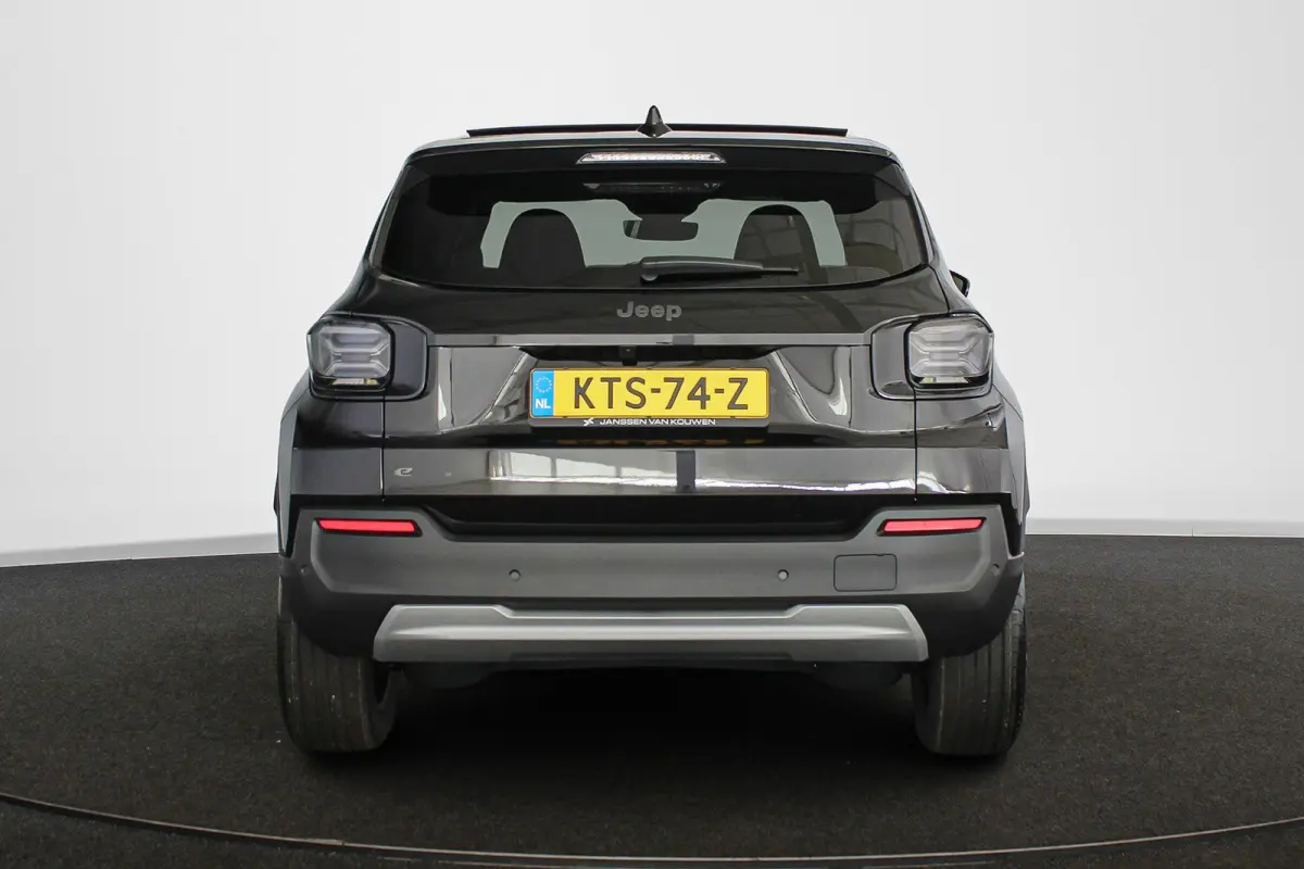 Summit 54 kWh Panoramadak Stoelverwarming Keyless Cmaera