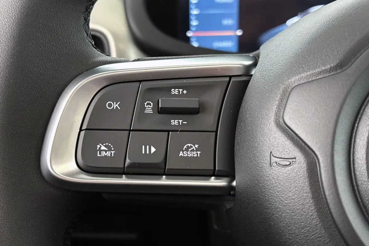 Summit 54 kWh Panoramadak Stoelverwarming Keyless Cmaera