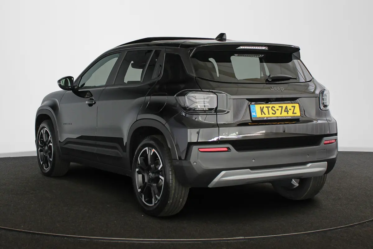 Summit 54 kWh Panoramadak Stoelverwarming Keyless Cmaera