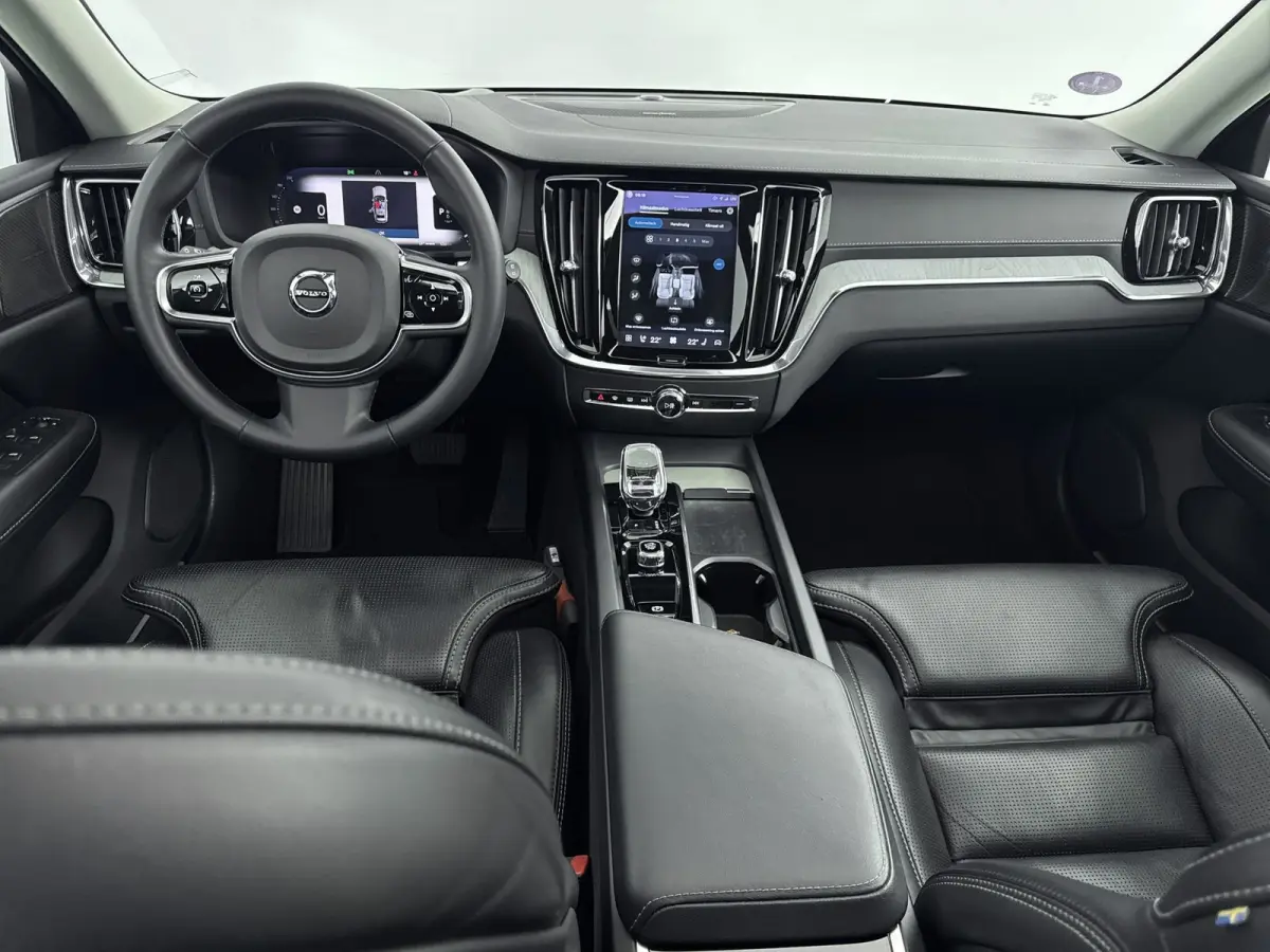 B4 Ultimate Dark | 1e Eigenaar | HUD | PDC V+A en Camera | Stoelventilatie - verwarming | Panoramadak | Keyless | Apple Carplay - Android Auto | Harman - Kardon |