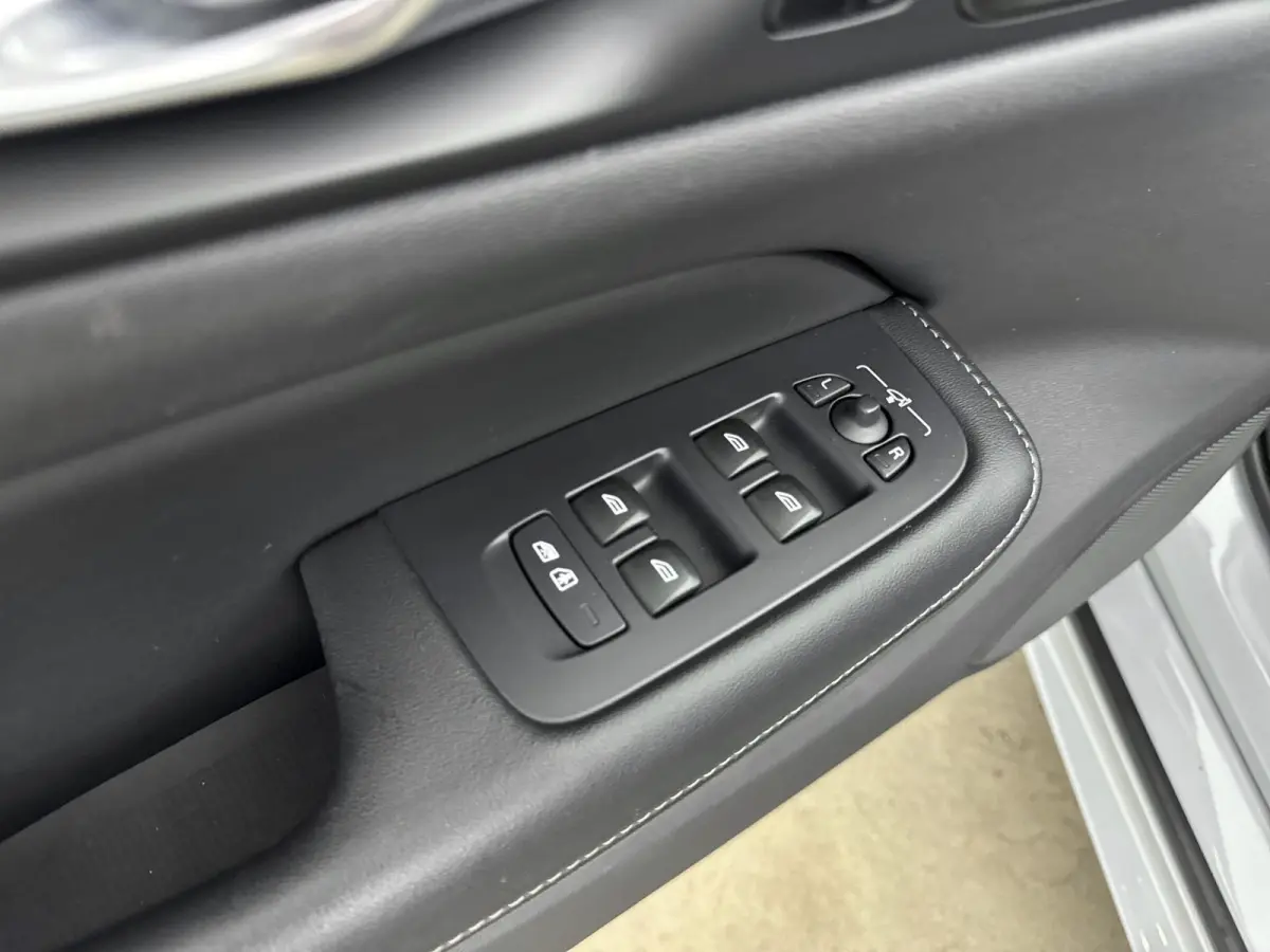 B4 Ultimate Dark | 1e Eigenaar | HUD | PDC V+A en Camera | Stoelventilatie - verwarming | Panoramadak | Keyless | Apple Carplay - Android Auto | Harman - Kardon |