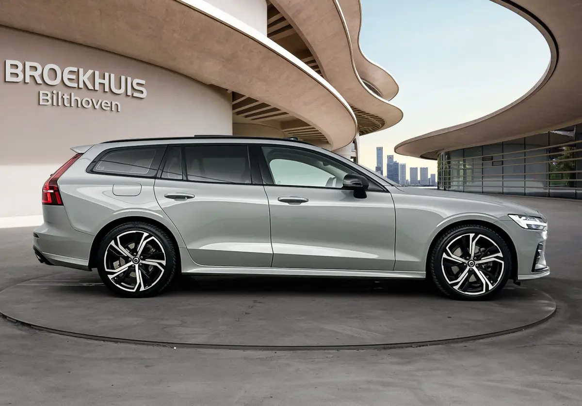B4 Ultimate Dark | 1e Eigenaar | HUD | PDC V+A en Camera | Stoelventilatie - verwarming | Panoramadak | Keyless | Apple Carplay - Android Auto | Harman - Kardon |
