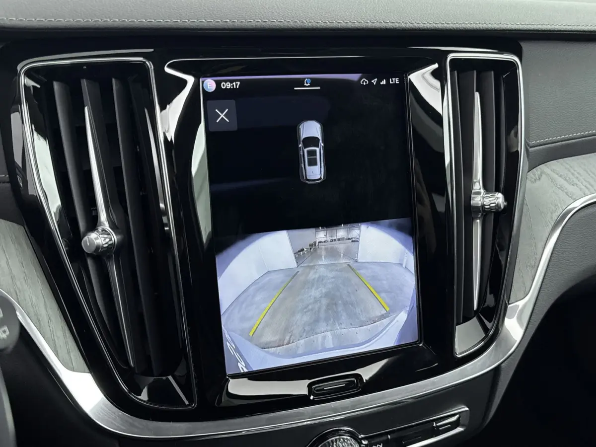 B4 Ultimate Dark | 1e Eigenaar | HUD | PDC V+A en Camera | Stoelventilatie - verwarming | Panoramadak | Keyless | Apple Carplay - Android Auto | Harman - Kardon |