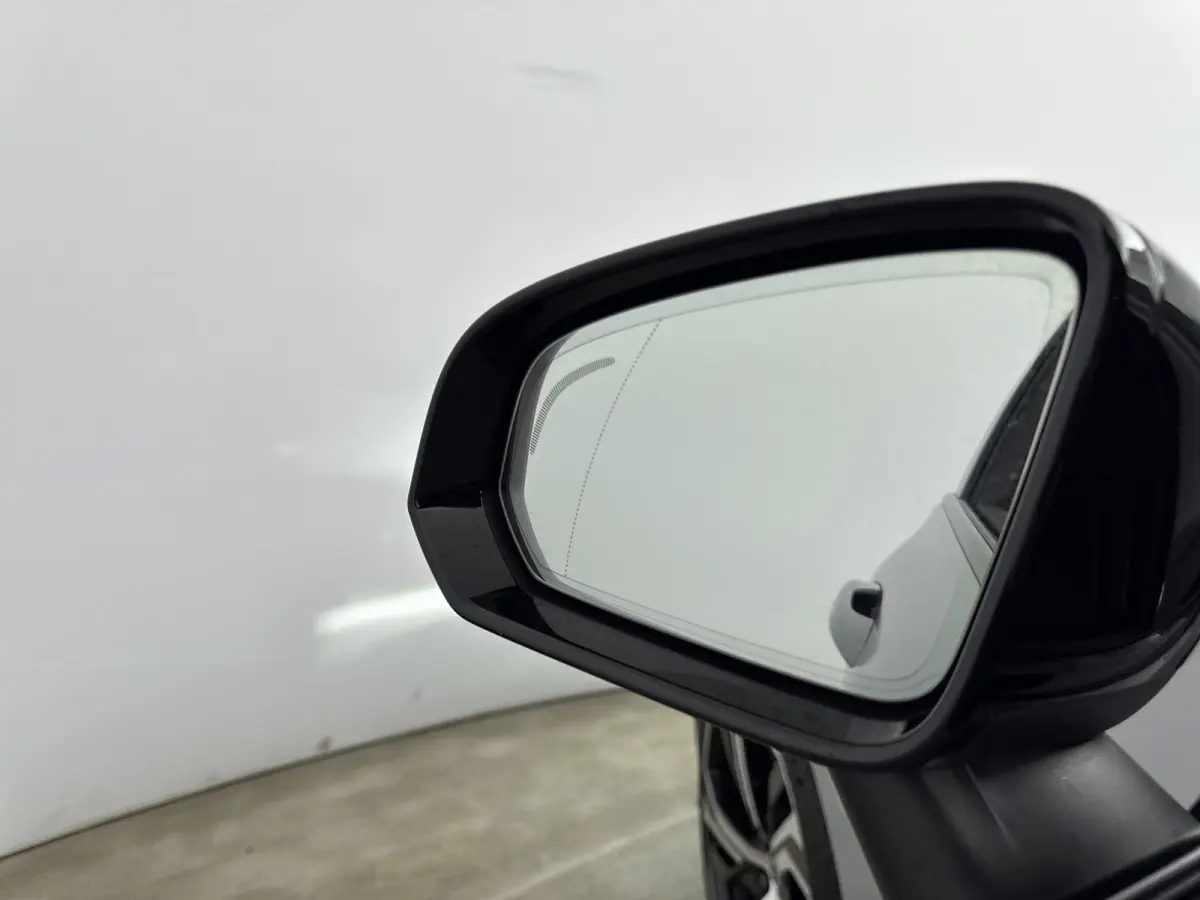 B4 Ultimate Dark | 1e Eigenaar | HUD | PDC V+A en Camera | Stoelventilatie - verwarming | Panoramadak | Keyless | Apple Carplay - Android Auto | Harman - Kardon |