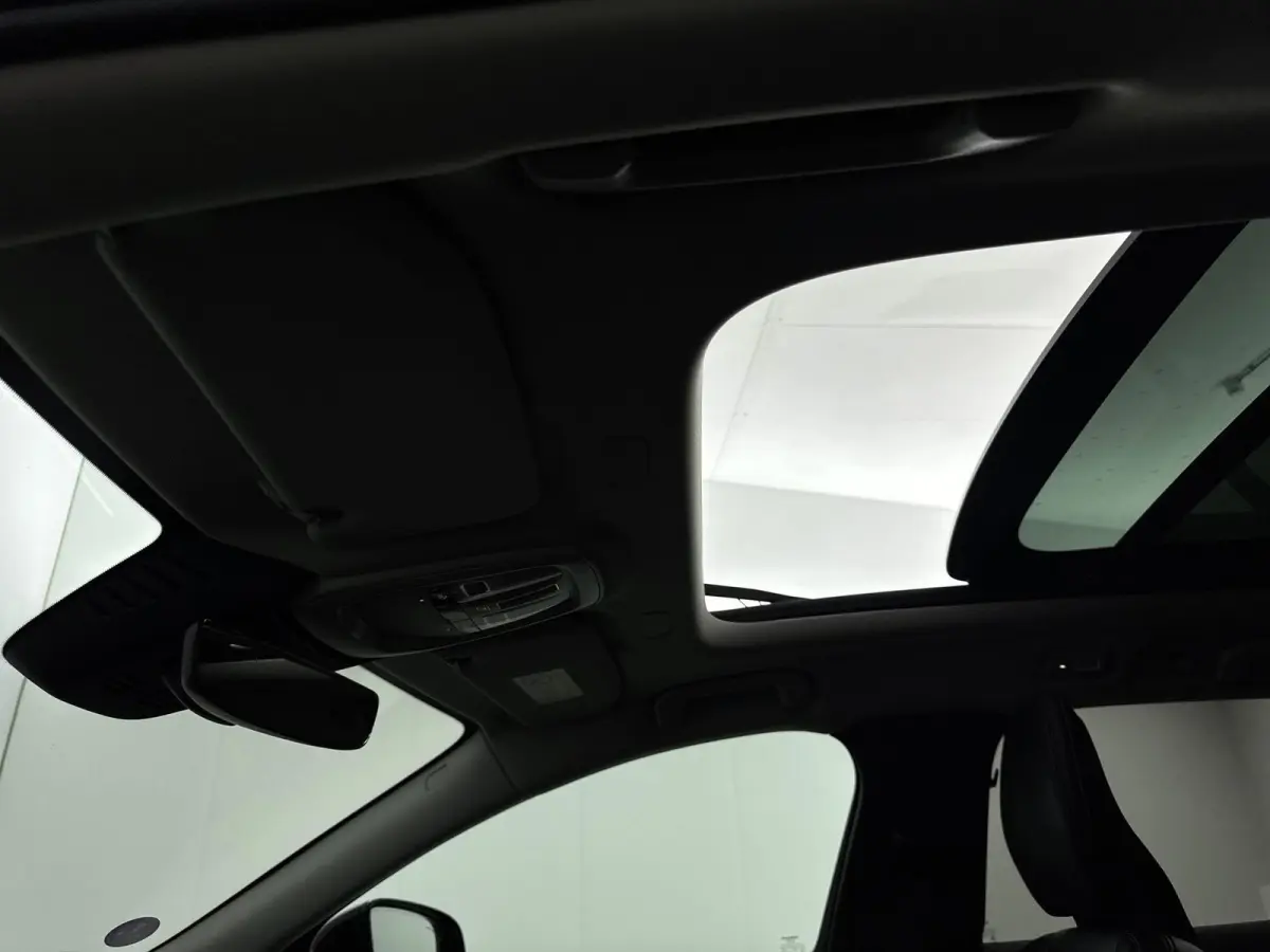 B4 Ultimate Dark | 1e Eigenaar | HUD | PDC V+A en Camera | Stoelventilatie - verwarming | Panoramadak | Keyless | Apple Carplay - Android Auto | Harman - Kardon |