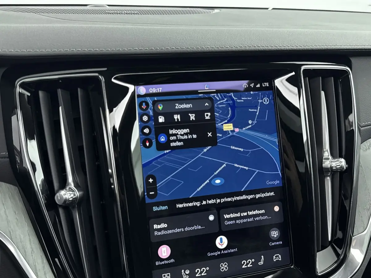 B4 Ultimate Dark | 1e Eigenaar | HUD | PDC V+A en Camera | Stoelventilatie - verwarming | Panoramadak | Keyless | Apple Carplay - Android Auto | Harman - Kardon |
