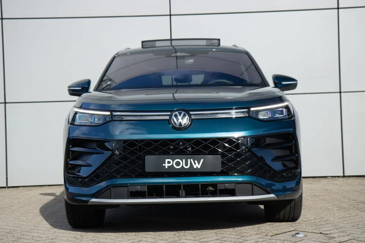 1.5 eHybrid 272pk R-Line | Panoramadak | trekhaak elektrisch Uitklapbaar