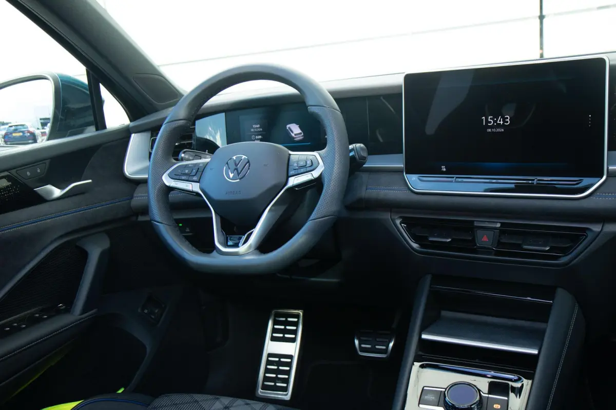 1.5 eHybrid 272pk R-Line | Panoramadak | trekhaak elektrisch Uitklapbaar