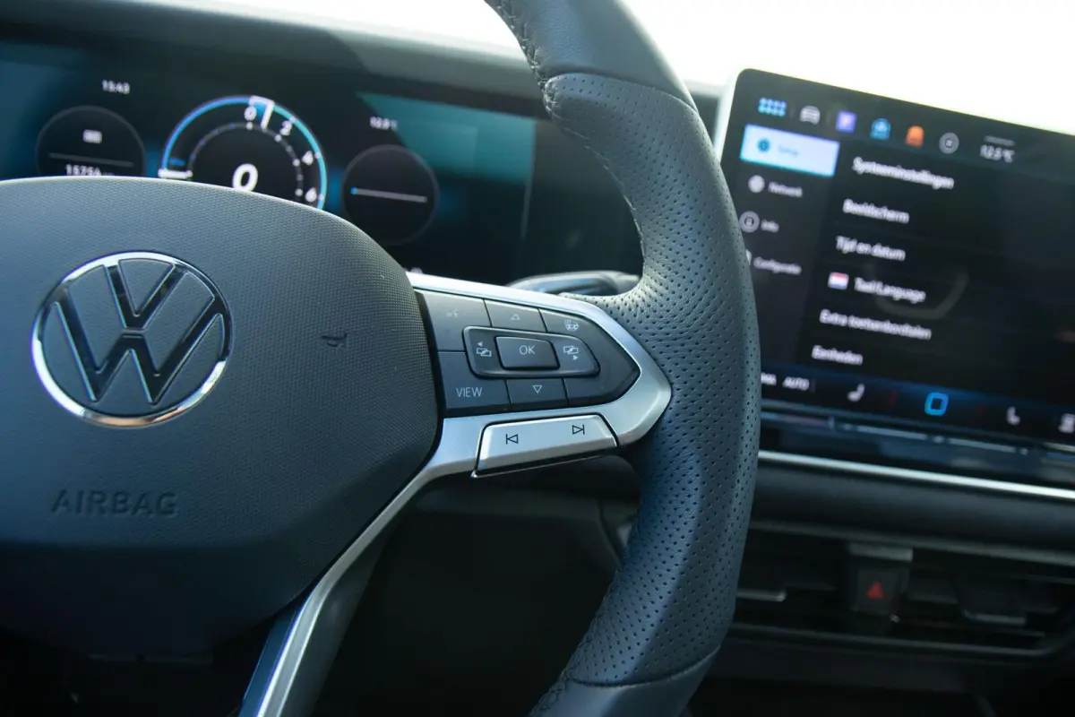 1.5 eHybrid 272pk R-Line | Panoramadak | trekhaak elektrisch Uitklapbaar