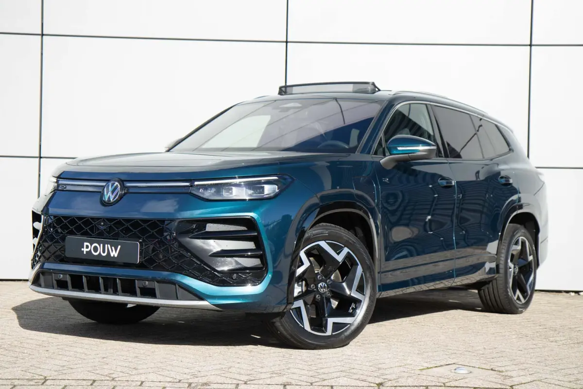 1.5 eHybrid 272pk R-Line | Panoramadak | trekhaak elektrisch Uitklapbaar
