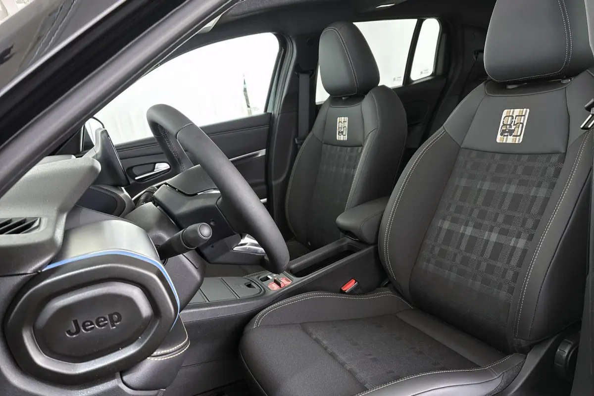 85th Anniversary 54 kWh Panoramadak Stoelverwarming Keyless Camera
