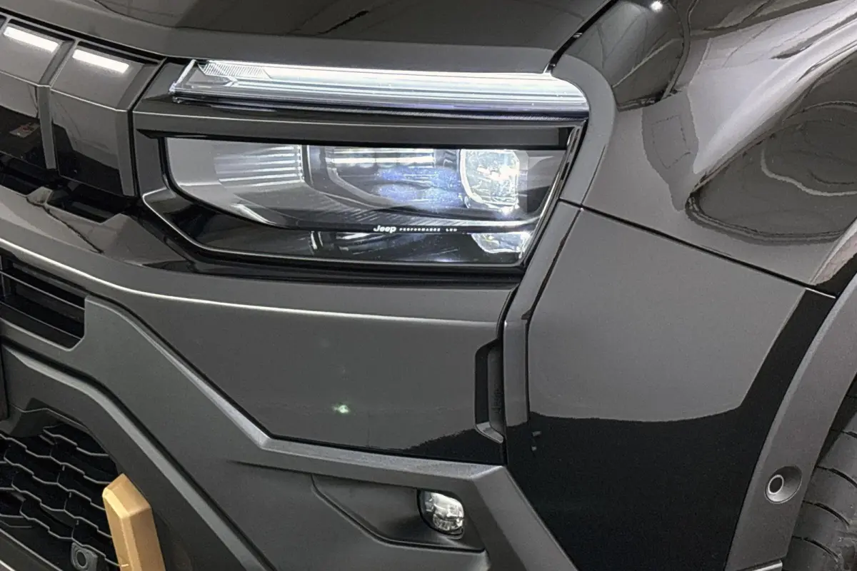 85th Anniversary 54 kWh Panoramadak Stoelverwarming Keyless Camera