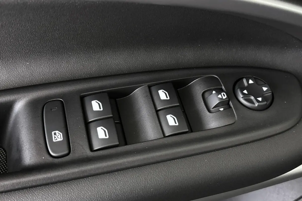 85th Anniversary 54 kWh Panoramadak Stoelverwarming Keyless Camera