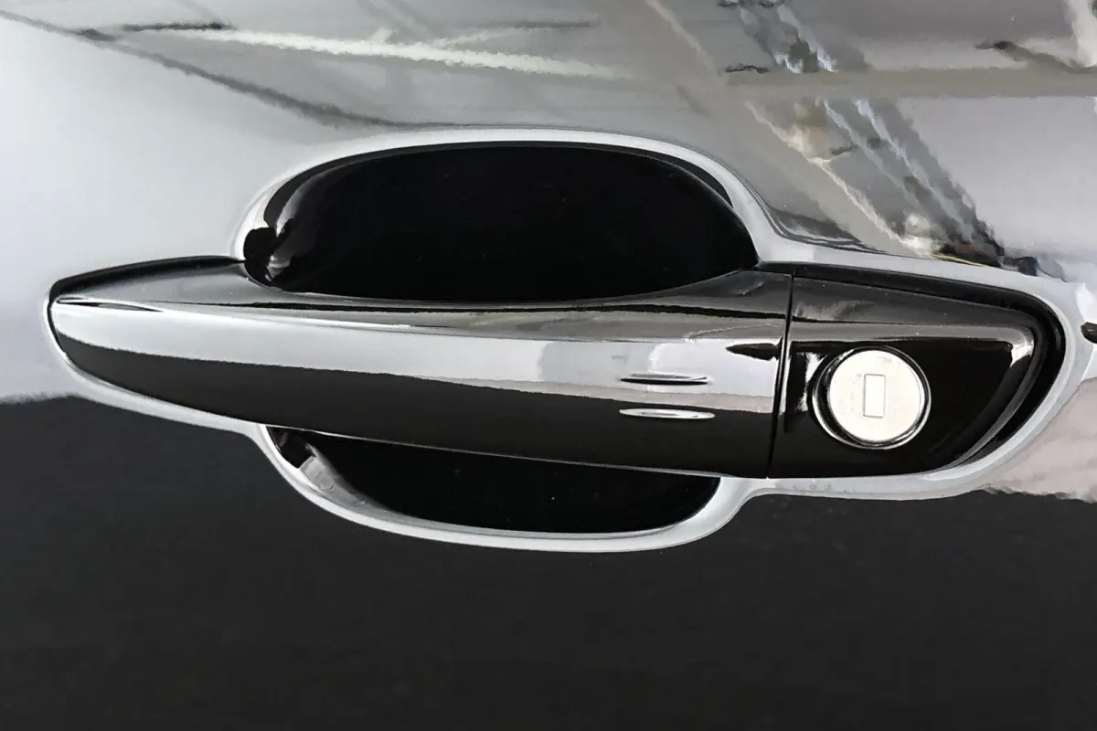 85th Anniversary 54 kWh Panoramadak Stoelverwarming Keyless Camera