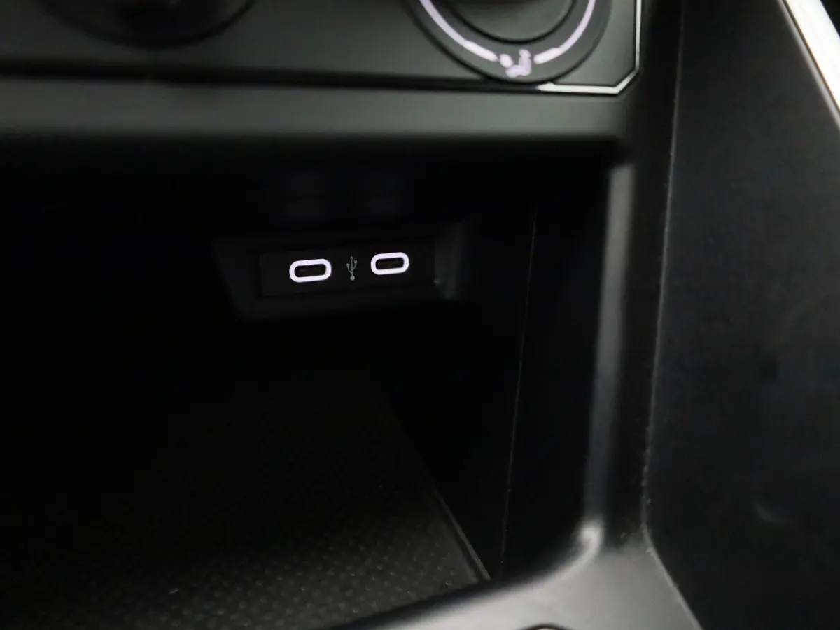 1.0 TSI Life Edition | Automaat | Parkeer sensoren | Virtual cockpit | DAB | Bluetooth | Cruise control | Airco | Apple carplay / Android auto | Camera