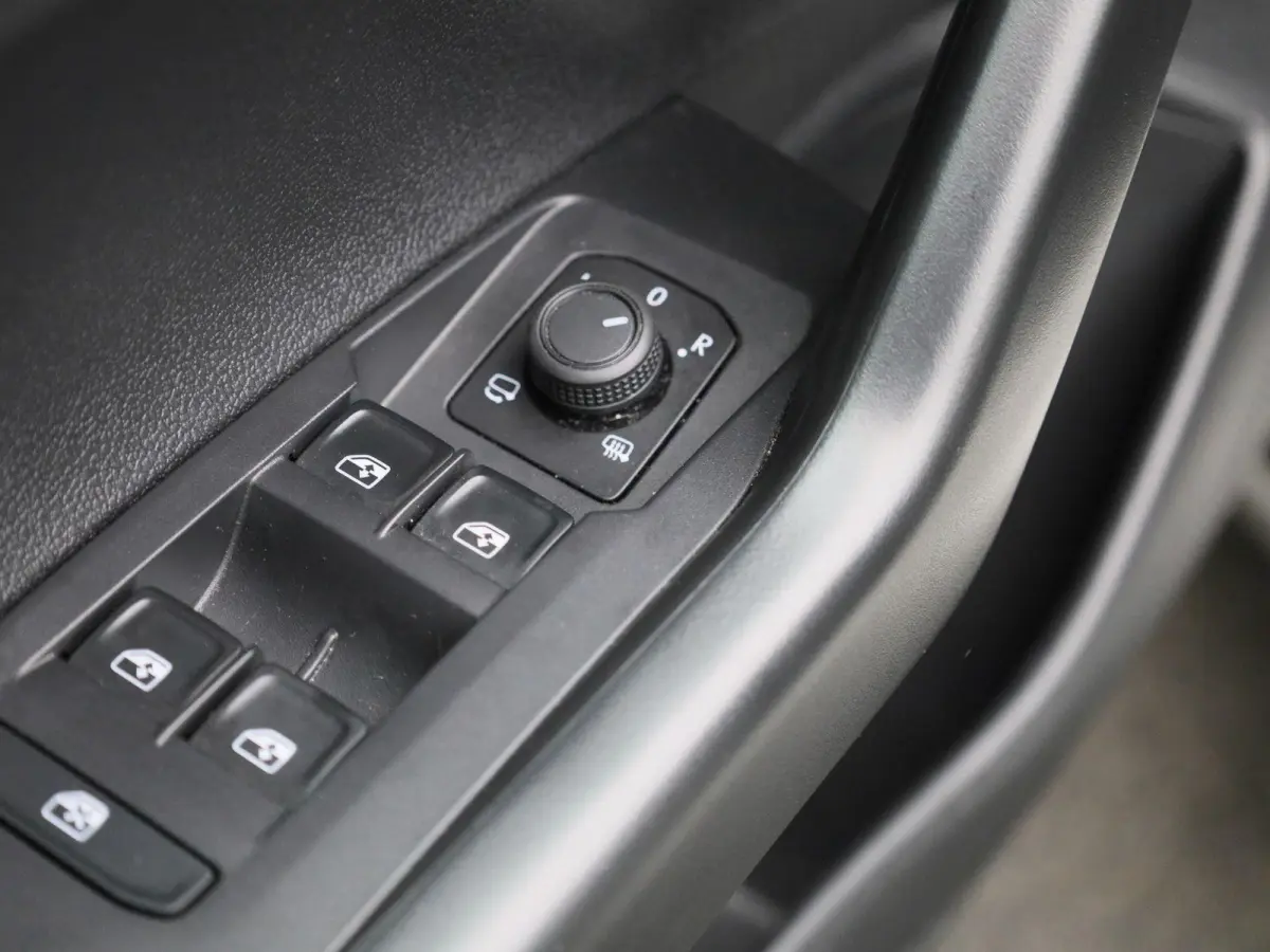 1.0 TSI Life Edition | Automaat | Parkeer sensoren | Virtual cockpit | DAB | Bluetooth | Cruise control | Airco | Apple carplay / Android auto | Camera