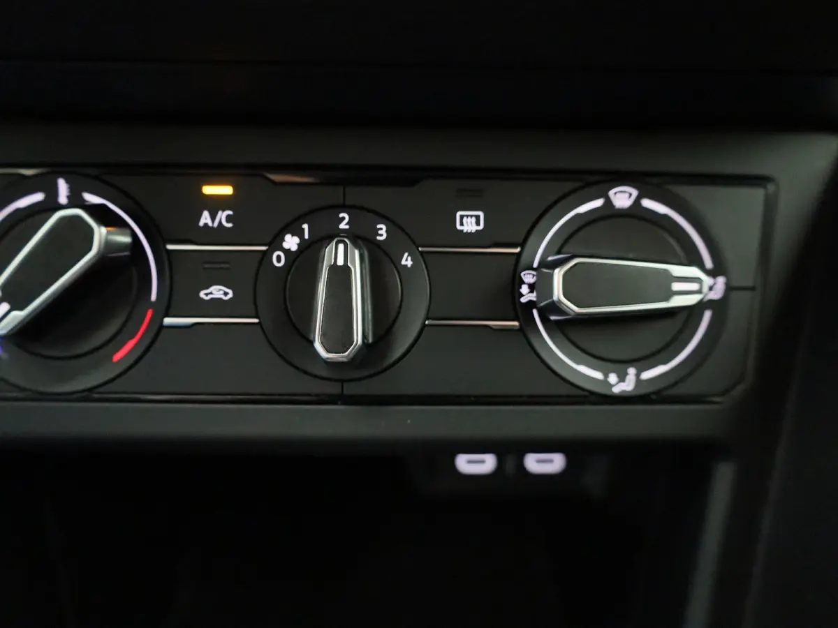1.0 TSI Life Edition | Automaat | Parkeer sensoren | Virtual cockpit | DAB | Bluetooth | Cruise control | Airco | Apple carplay / Android auto | Camera