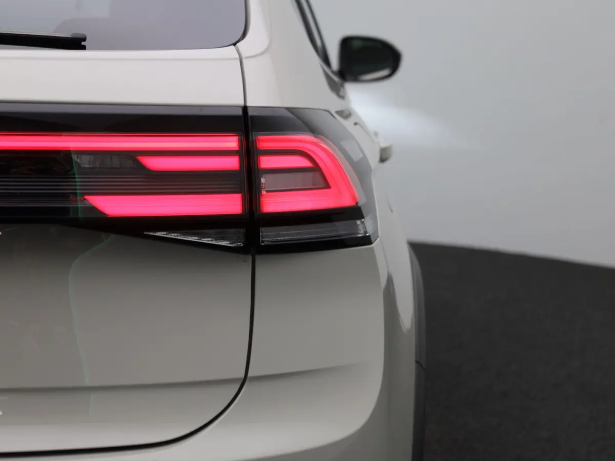 1.0 TSI Life Edition | Automaat | Parkeer sensoren | Virtual cockpit | DAB | Bluetooth | Cruise control | Airco | Apple carplay / Android auto | Camera