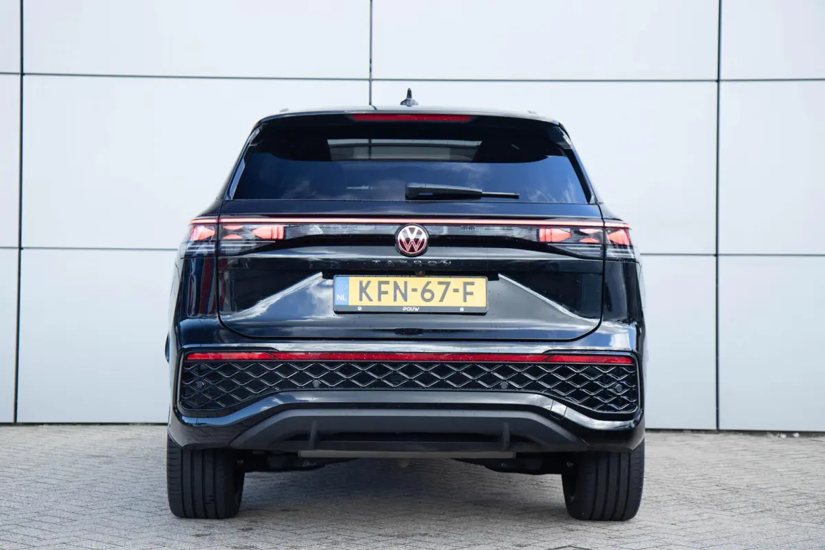 1.5 eHybrid 272pk R-Line Edition | SoH 100% | Panoramadak | Trekhaak Uitklapbaar | Head-up Display