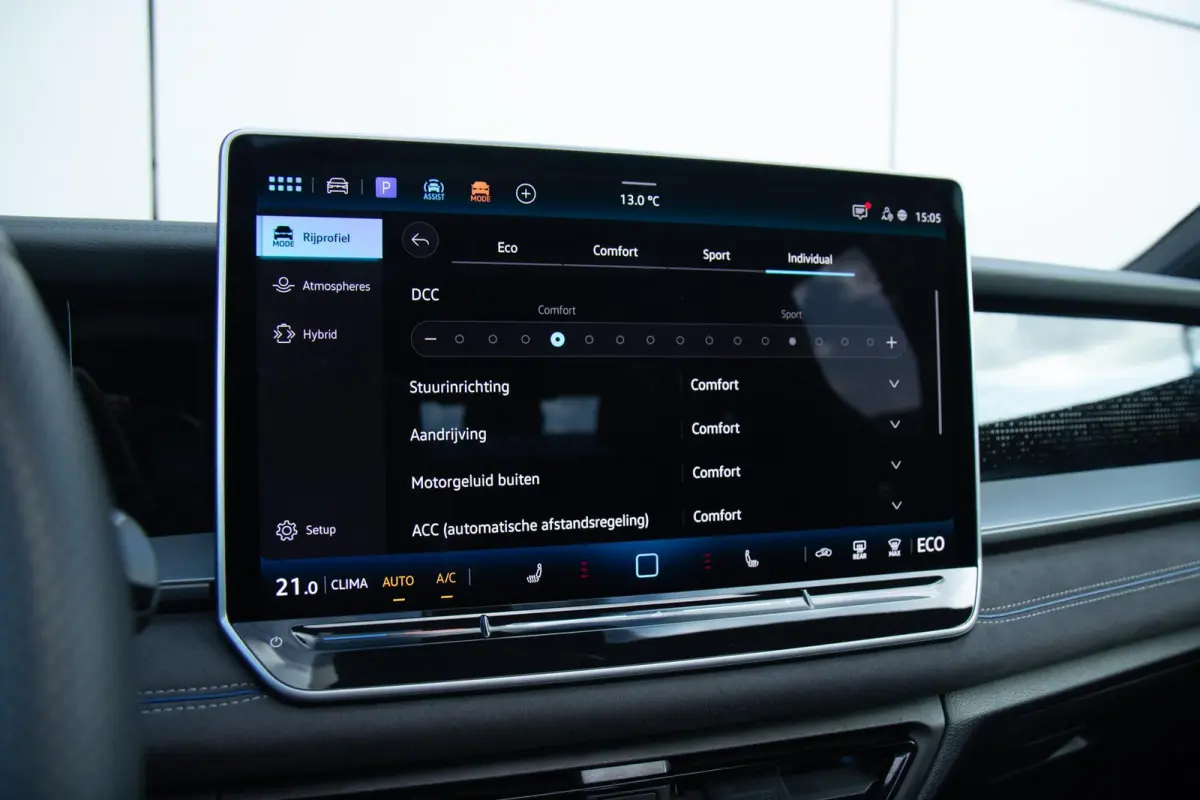 1.5 eHybrid 272pk R-Line Edition | SoH 100% | Panoramadak | Trekhaak Uitklapbaar | Head-up Display