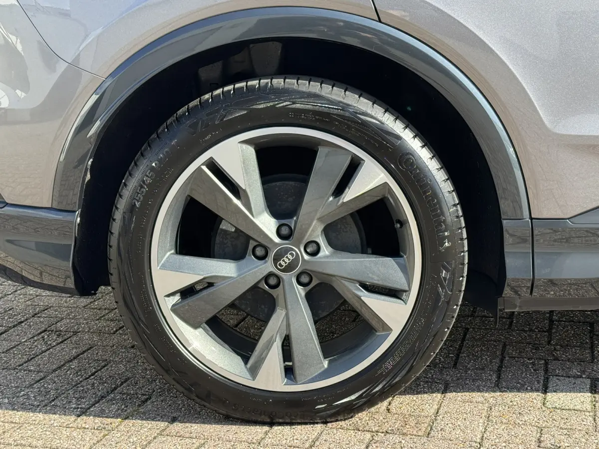 45 S Edition 82 kWh Trekhaak Adaptive cruise Camera 21 inch Velgen