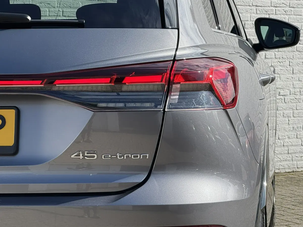 45 S Edition 82 kWh Trekhaak Adaptive cruise Camera 21 inch Velgen