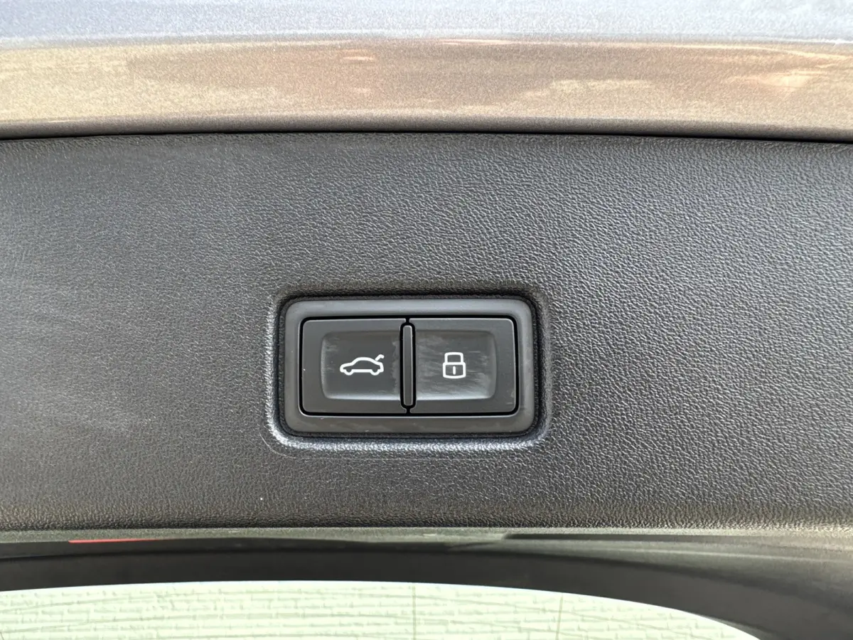 45 S Edition 82 kWh Trekhaak Adaptive cruise Camera 21 inch Velgen