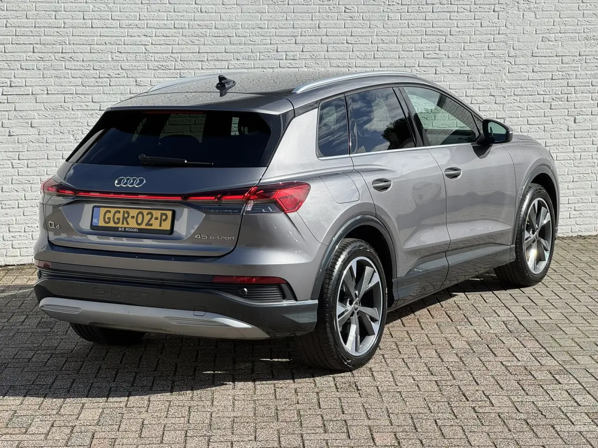 45 S Edition 82 kWh Trekhaak Adaptive cruise Camera 21 inch Velgen