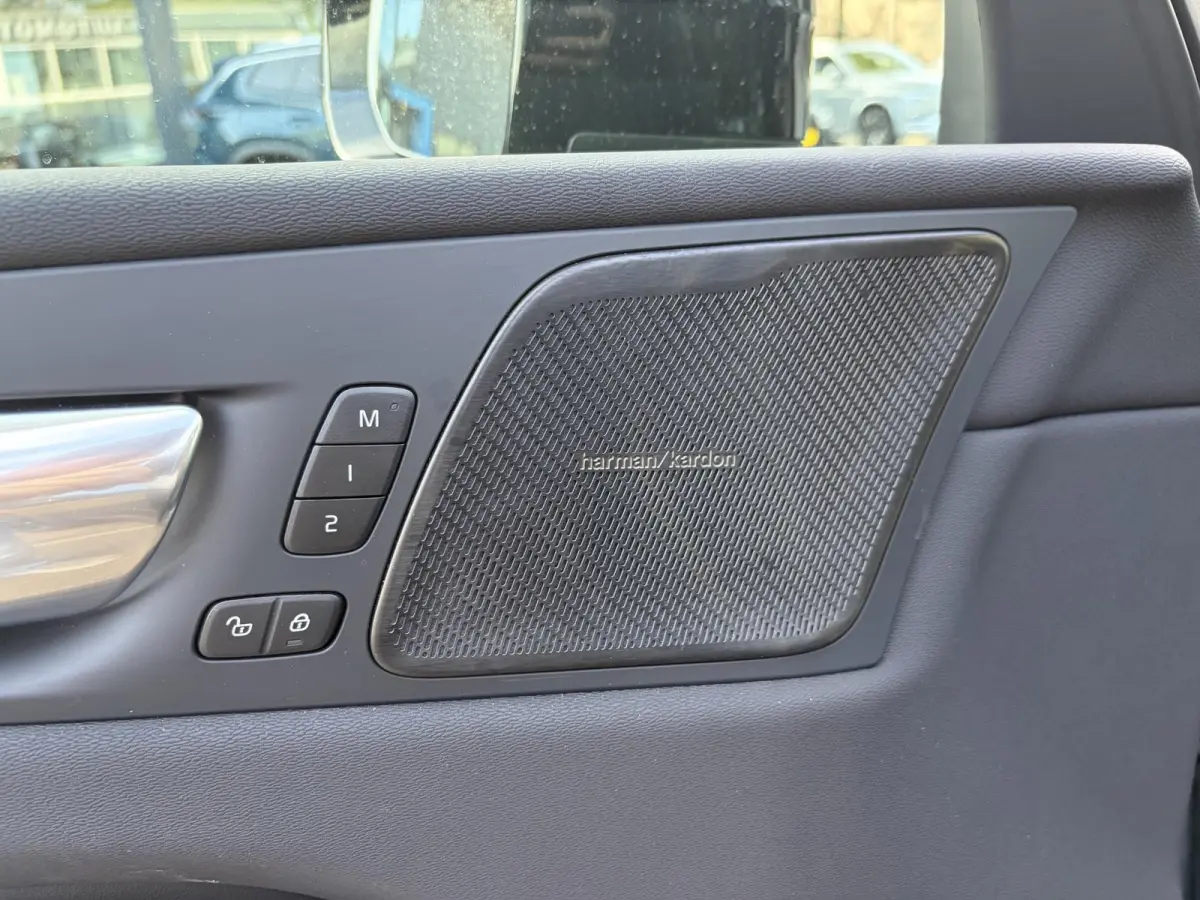 2.0 T6 Plug-in hybrid AWD Plus Black Edition NAPPALEDER + STOELVENTILATIE| HARMAN KARDON| PANO| 360 CAMERA| MEMORY STOELEN|