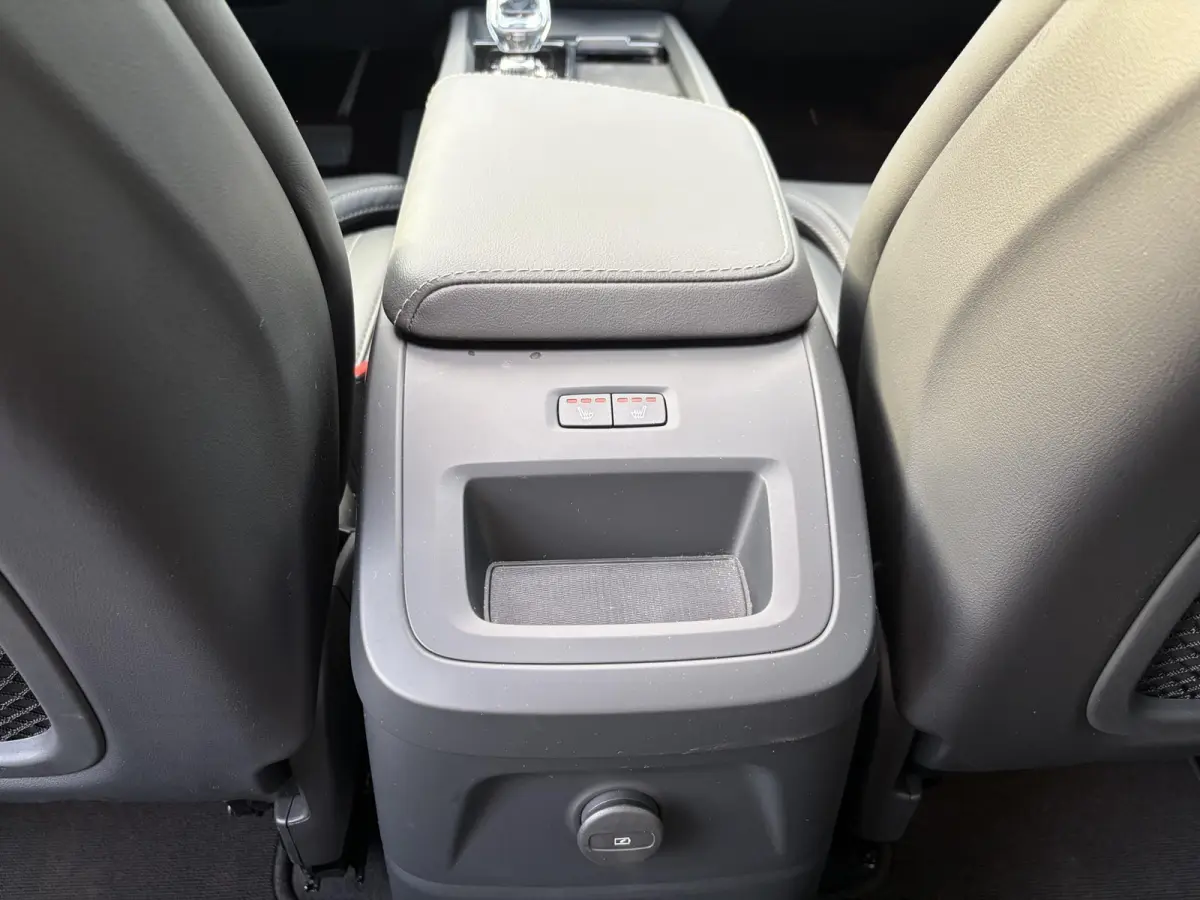 2.0 T6 Plug-in hybrid AWD Plus Black Edition NAPPALEDER + STOELVENTILATIE| HARMAN KARDON| PANO| 360 CAMERA| MEMORY STOELEN|