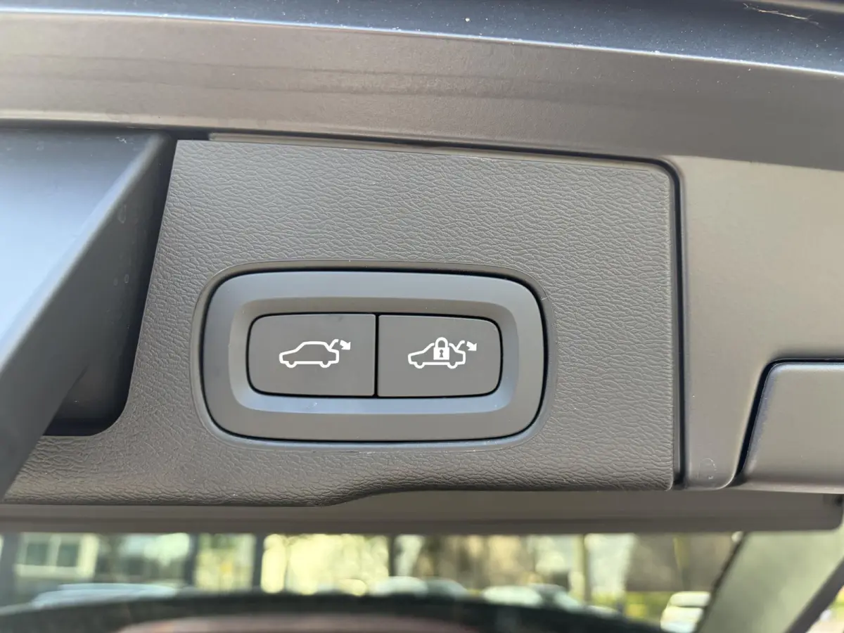 2.0 T6 Plug-in hybrid AWD Plus Black Edition NAPPALEDER + STOELVENTILATIE| HARMAN KARDON| PANO| 360 CAMERA| MEMORY STOELEN|