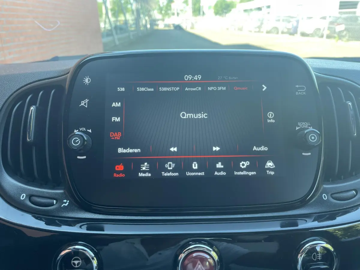 1.0 Hybrid 69pk Dolcevita Navigatie Apple Carplay/Android Auto Parkeersensor achter Cruise Control Climatronic