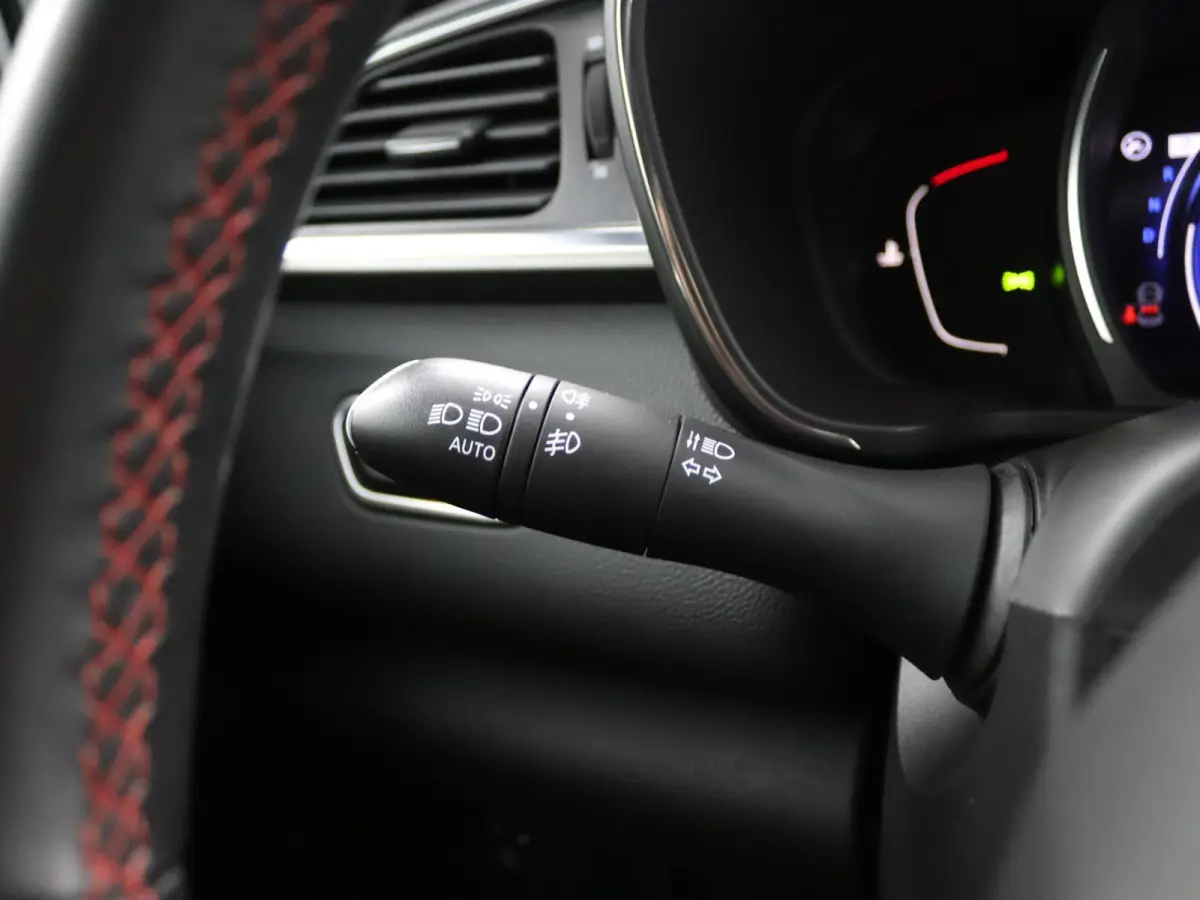 TCe 160 EDC GPF Black Edition | AUTOMAAT | Trekhaak | Voorruitverw. | Parkeercamera |