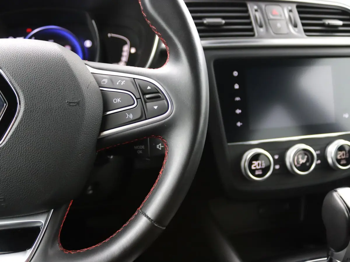 TCe 160 EDC GPF Black Edition | AUTOMAAT | Trekhaak | Voorruitverw. | Parkeercamera |