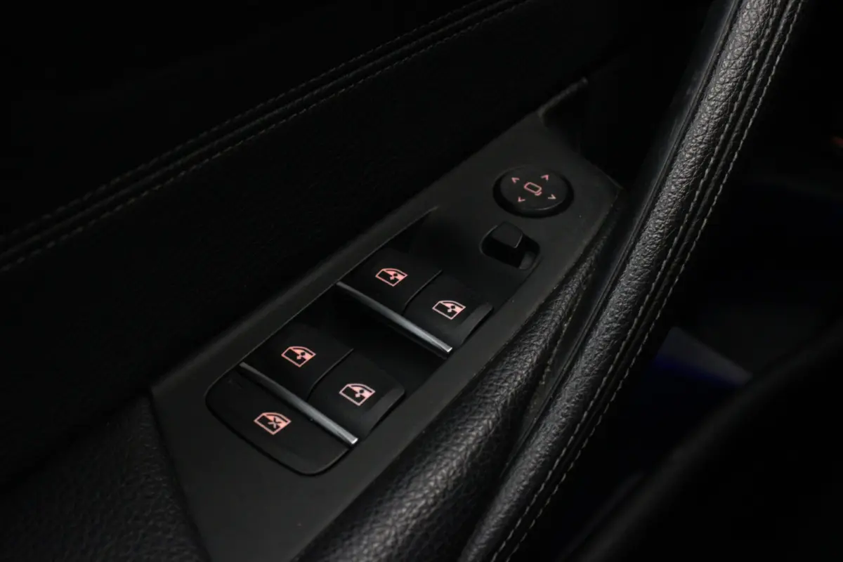 520i Corporate Lease High Executive |Camera|Stoelverw.|