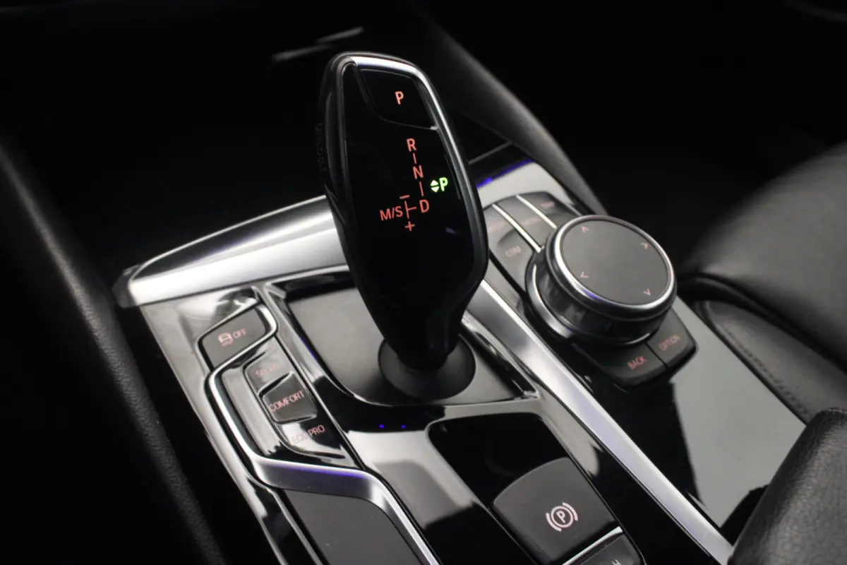 520i Corporate Lease High Executive |Camera|Stoelverw.|