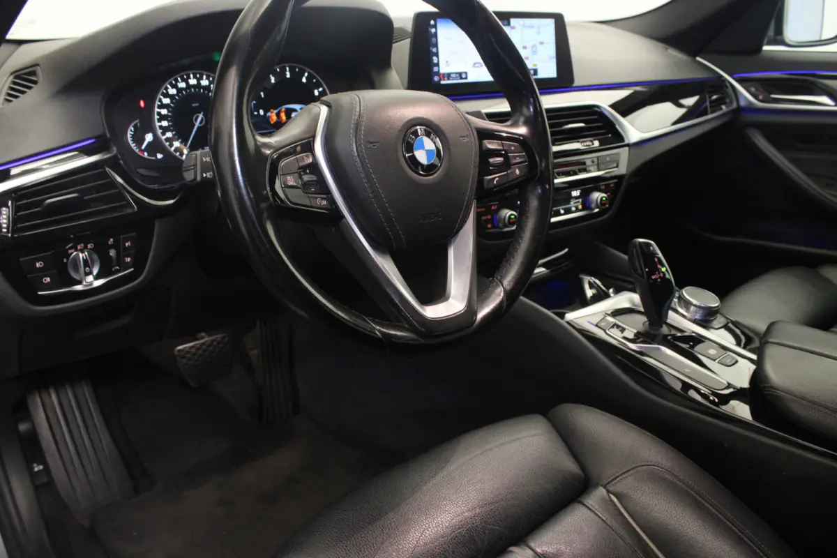 520i Corporate Lease High Executive |Camera|Stoelverw.|