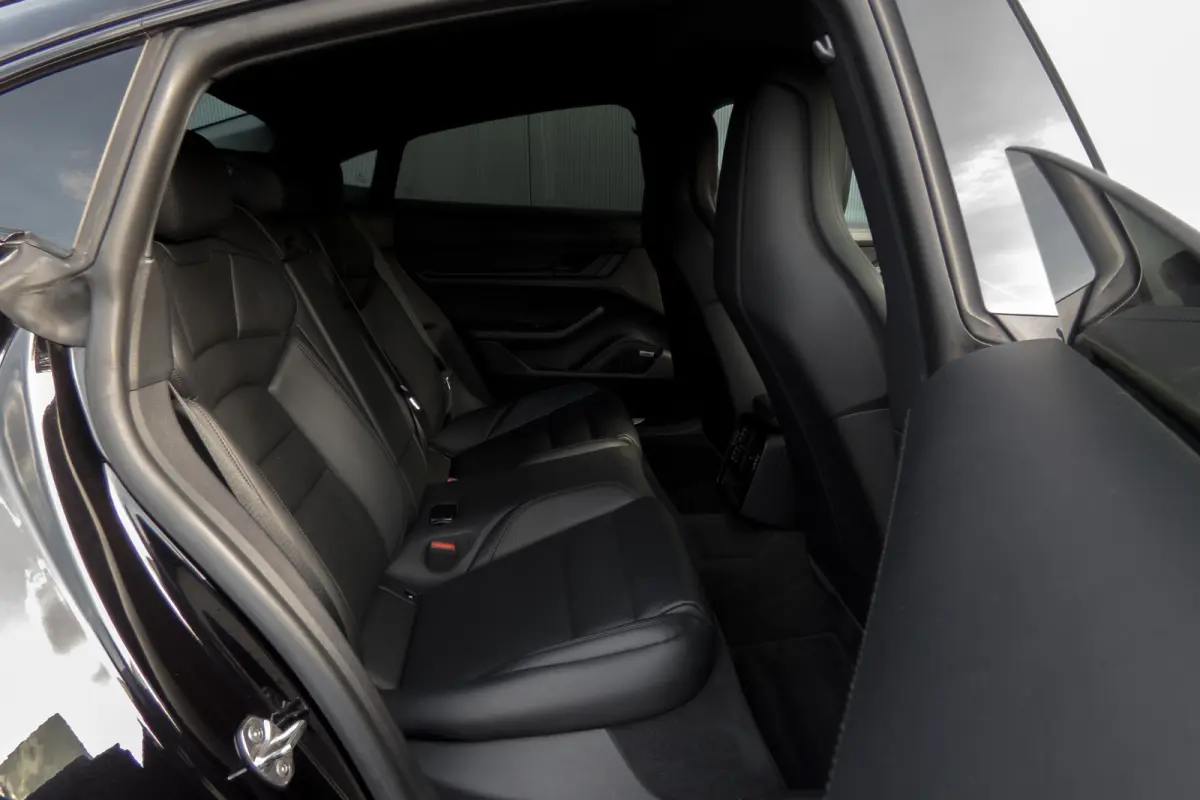 4S 79 kWh | Luchtvering | Sport chrono | BOSE | Passenger display | Camera