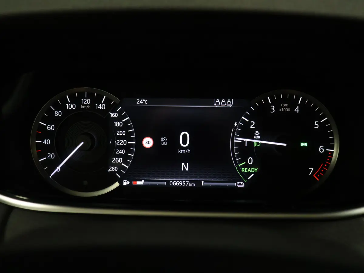 1.5 P300e AWD R-Dynamic SE [SCHUIFKANTELDAK, MERIDIAN, APPLE CARPLAY, ANDROID, MEMORY SEATS, CAMERA, VOL LEDER, ELEKTRISCHE ACHTERKLEP, PDC V+A, PARKEER ASSISTENT, CRUISE CONTROL, GROOT NAVI