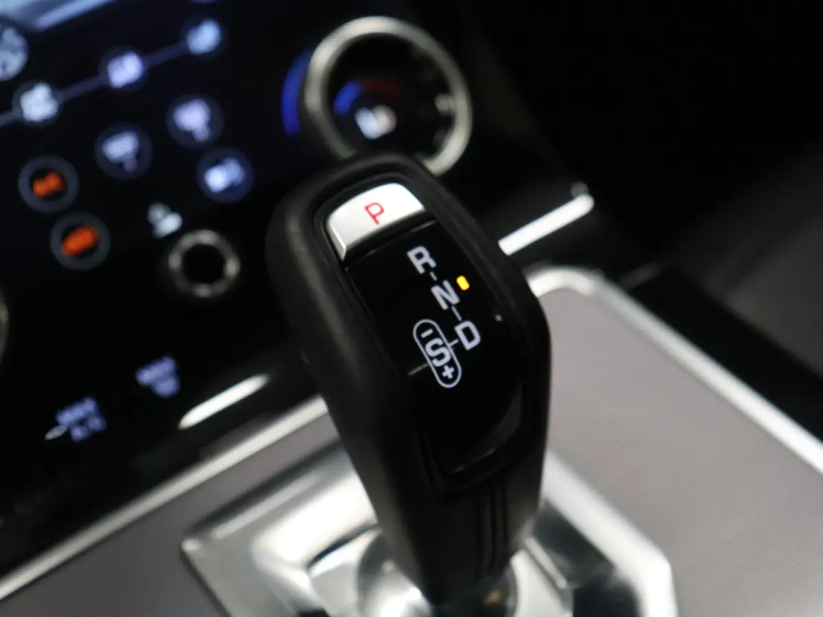 1.5 P300e AWD R-Dynamic SE [SCHUIFKANTELDAK, MERIDIAN, APPLE CARPLAY, ANDROID, MEMORY SEATS, CAMERA, VOL LEDER, ELEKTRISCHE ACHTERKLEP, PDC V+A, PARKEER ASSISTENT, CRUISE CONTROL, GROOT NAVI