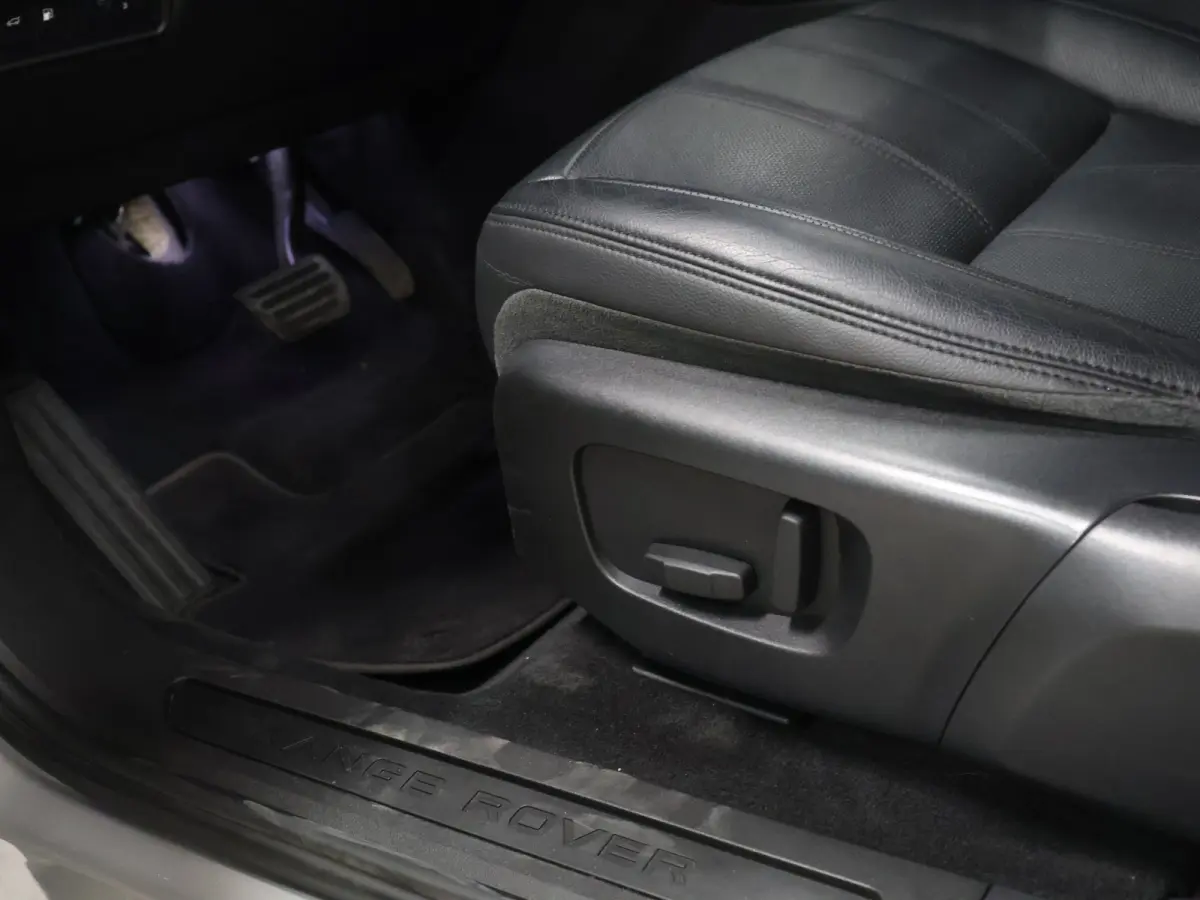 1.5 P300e AWD R-Dynamic SE [SCHUIFKANTELDAK, MERIDIAN, APPLE CARPLAY, ANDROID, MEMORY SEATS, CAMERA, VOL LEDER, ELEKTRISCHE ACHTERKLEP, PDC V+A, PARKEER ASSISTENT, CRUISE CONTROL, GROOT NAVI