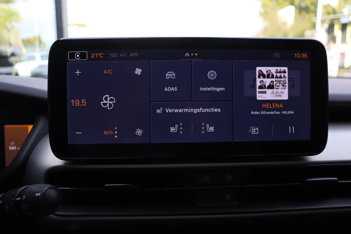 1.2 e-Hybrid Summit Facelift Panoramadak Camera Keyless Apple CarPlay