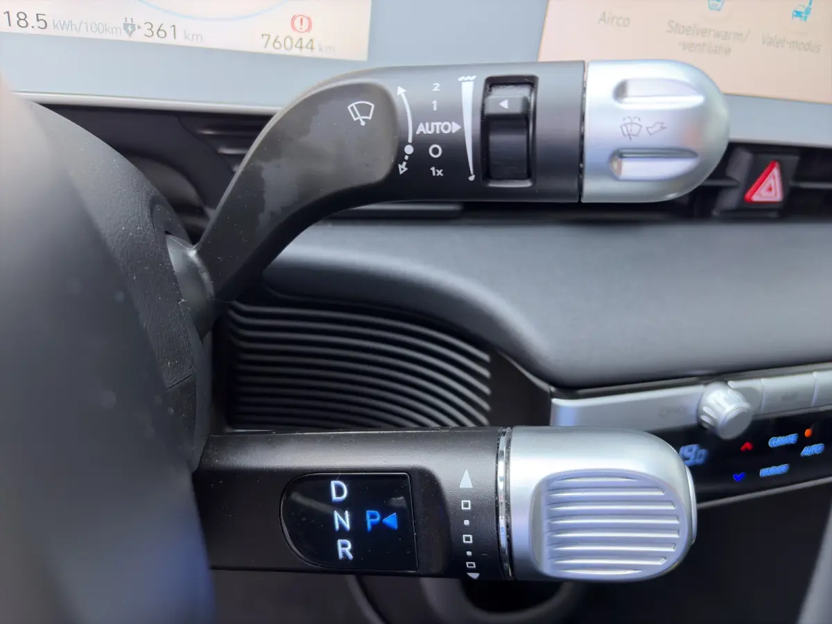 73kWh 218pk Lounge | Carplay | SOH 100% | Trekhaak | Stoelgeheugen | Elektrische achterklep | Dodehoekdetectie | Stoelventilatie | Warmtepomp | Adaptive cruise controle | 360 graden camera