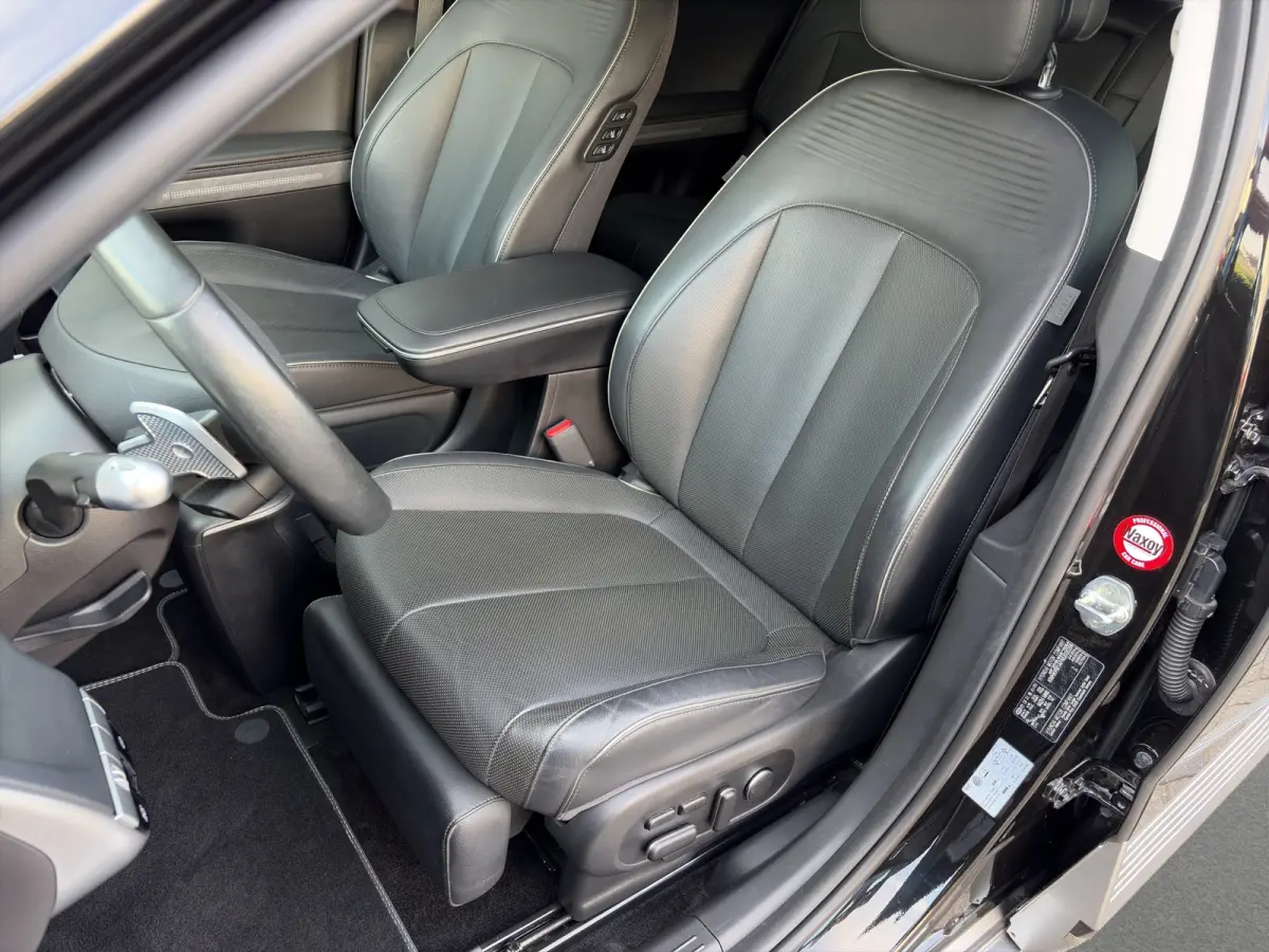 73kWh 218pk Lounge | Carplay | SOH 100% | Trekhaak | Stoelgeheugen | Elektrische achterklep | Dodehoekdetectie | Stoelventilatie | Warmtepomp | Adaptive cruise controle | 360 graden camera